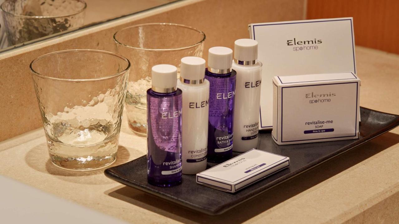 لندن Plaza On The River المظهر الخارجي الصورة Elemis products